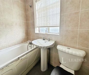 2 bedroom flat to rent - Photo 6