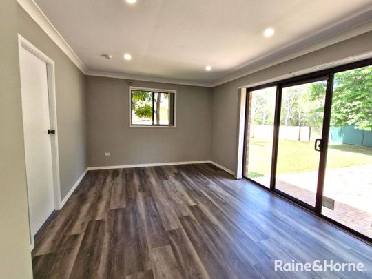 Beautifully Renovated Three Bedroom Family Home in Leumeah for Lease! - Photo 1