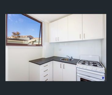 14/126 Henderson Road, Crestwood, NSW 2620 - Photo 4