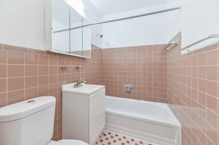 48 Isabella — Studio - Photo 5