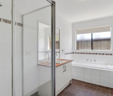 Comfortable Family Living in Brookfield - Photo 6