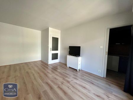 Location Appartement 1 pièce 27m² CLERMONT FERRAND 63000 - Photo 2