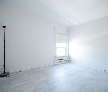 For Lease - 37 Holland Street Unit# 3, Bradford West Gwillimbury, O... - Photo 4