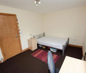 6 bedroom house to rent - Photo 3