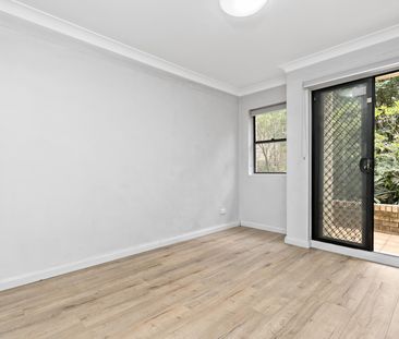 Oversized 2 Bedroom Ground Floor Unit - Photo 6