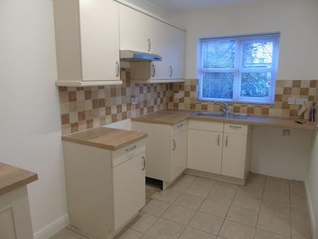 3 bedroom semi-detached house to rent - Photo 5