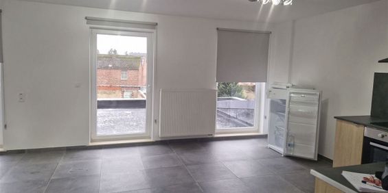 Appartement te huur in Péruwelz voor € 700 met 2 slaapkamers - Foto 3