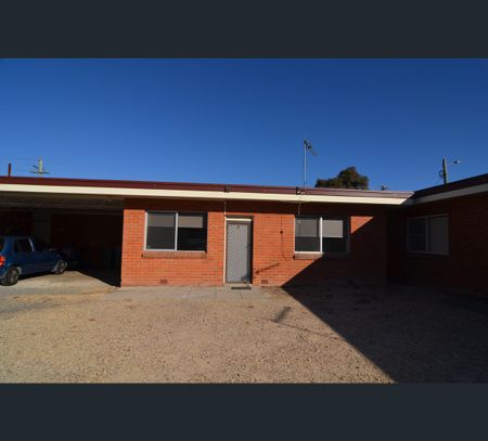 2/28 Union Street, Lithgow, NSW 2790 - Photo 2