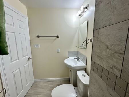 For Lease - 725 Danforth Avenue Unit# 3A, Toronto, Ontario - Photo 4