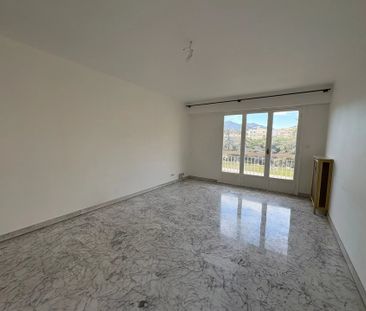 Location Appartement 3 pièces 68m² NICE 06300 - Photo 2