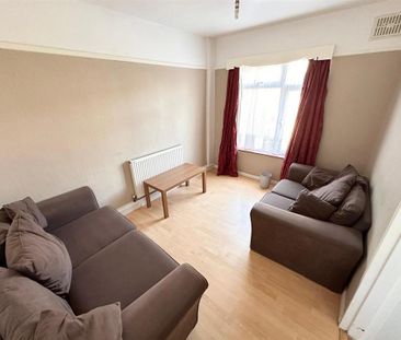 3 bedroom semi-detached house to rent - Photo 5