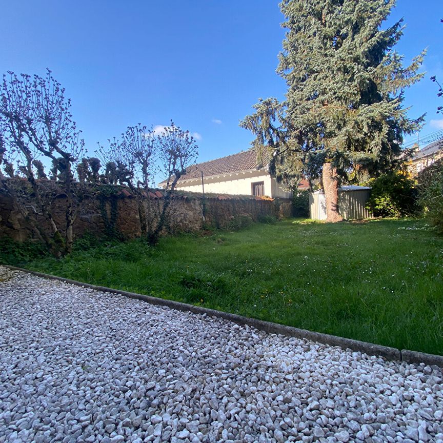 AVENUE FOUCAUD, Maison T6 de 200m² avec 5 chambres, 1 bureau + 1 jardin clos ! - Photo 1