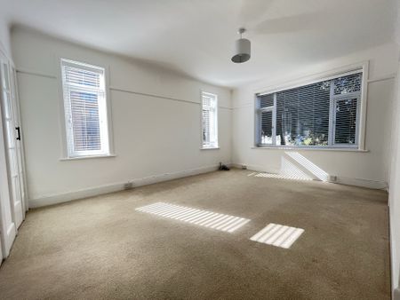 1 bed flat to rent in Manor Road, Bournemouth, BH1 - Photo 2