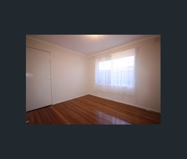 3 BEDROOM HOME IN NARRE WARREN! - Photo 3