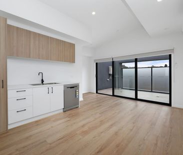 Brand New Townhouse - Waiting for perfect Renters - Photo 2