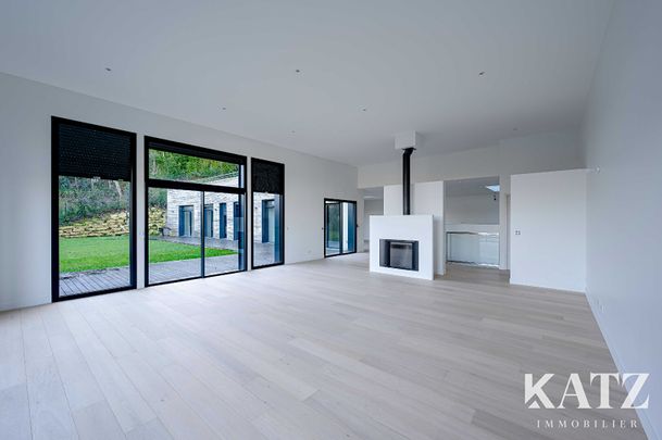 Location Maison 7 pièces 266m² - Photo 1