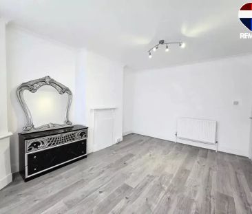 4 bedroom terraced house to rent - Photo 4
