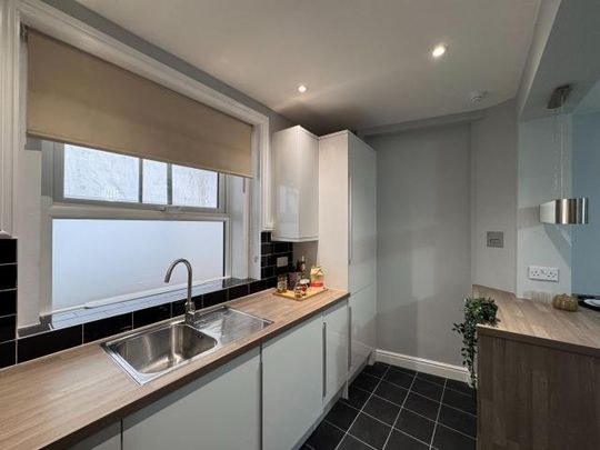 1 Bedroom, 1 bath, 1 reception Flat - Photo 1