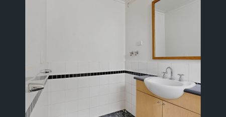 Stylish Living in the Heart of South Yarra - Photo 5