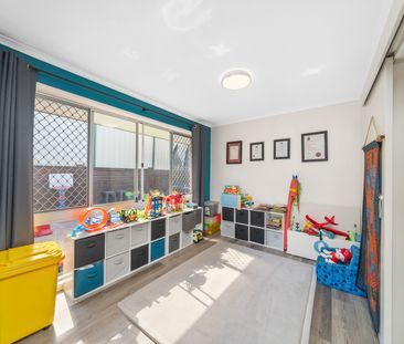 5 Eyre Avenue, Petrie QLD 4502 - House For Rent - $800 | Domain - Photo 2