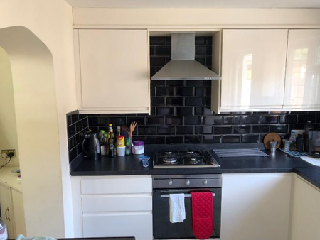 1 bedroom in a house share to rent - Photo 4