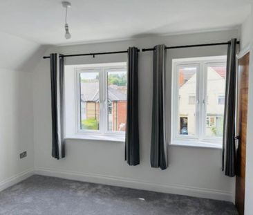 4 bedroom townhouse to rent - Photo 3