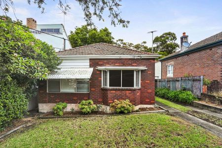 22 Banks Road, Earlwood, NSW 2206 - Photo 5