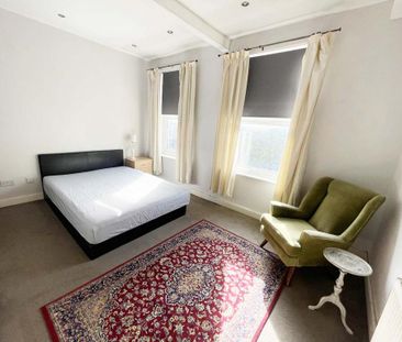 4 bedroom terraced house to rent - Photo 4