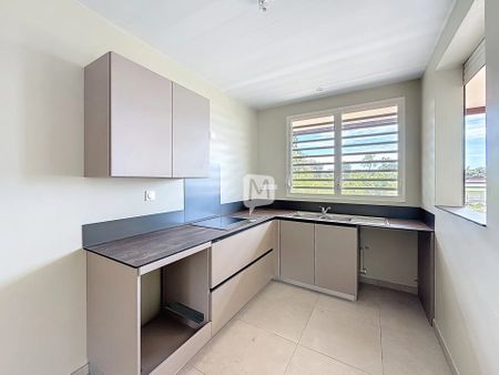 Location Appartement 3 pièces 63m² MATOURY 97351 - Photo 4