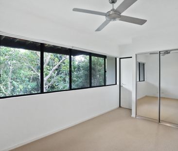 Spacious Living with Modern Comfort and Versatile Design - Photo 6
