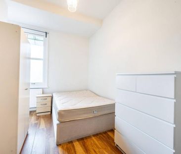 3 bedroom flat to rent - Photo 1