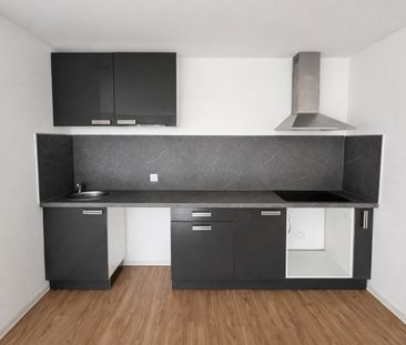 Location Appartement 3 pièces 66m² ROMANS SUR ISERE 26100 - Photo 3