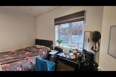 2 Bed Flat, Norbury Avenue, CR7 - Photo 3