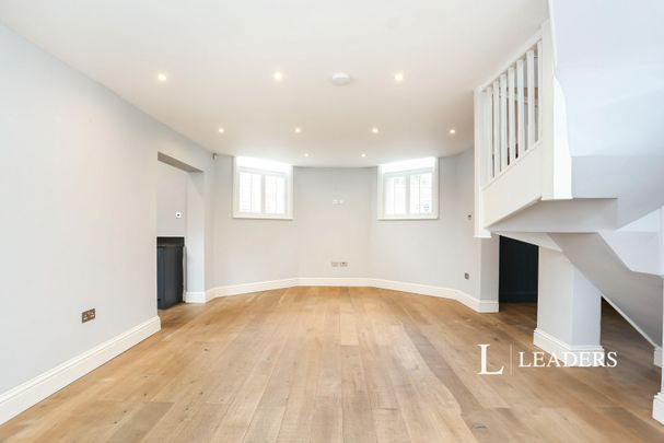 2 bedroom house to rent Willoughby Lane, Bromley, BR1 - Photo 1