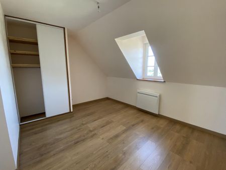 Location Appartement 3 pièces 65m² MONTCENIS 71710 - Photo 2