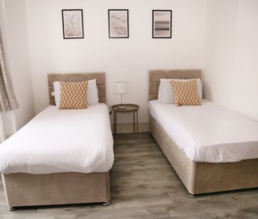 4 Bed Terraced House, Golders Rise, NW4 - Photo 6