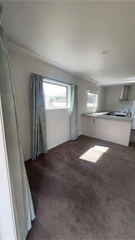 Modern 2-bedroom Flat - Photo 2