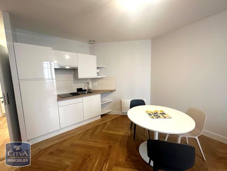Location Appartement 1 pièce 33m² ST ETIENNE 42000 - Photo 4