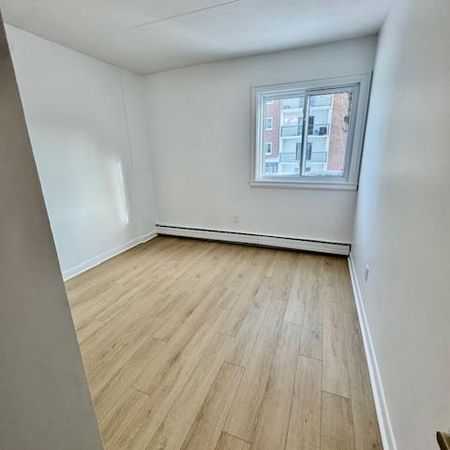 COQUET 4 1/2 BÉTON, LIBRE/juillet ou avant - EC + chauffé - Photo 3