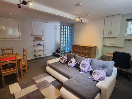 1 bedroom flat to rent - Photo 2