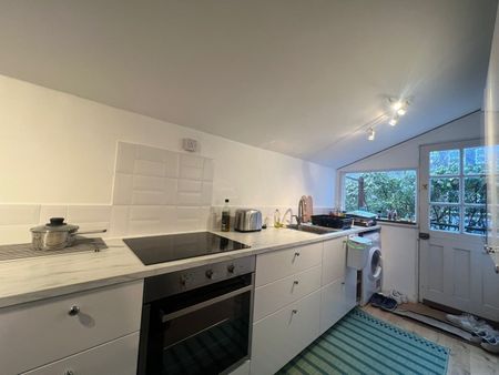 Room in a Shared House, Kingston Road, SW19 - Photo 5