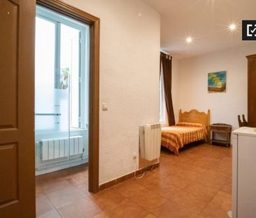 madrid, Community of Madrid 28015 - Photo 2