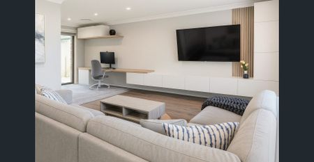 Great Entertainer With Inground Pool!!! - Photo 2