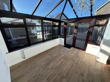 Townlands, Great Yarmouth, Gorleston - Photo 2