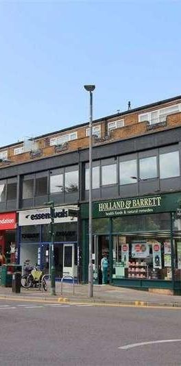 Shenley Road, Borehamwood, WD6 - Photo 1