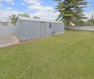 Ideal Small Family Home - Great Location! - Photo 5