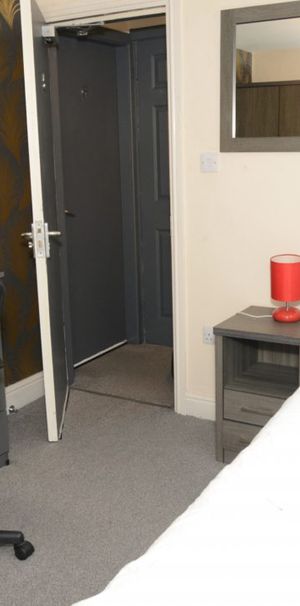 To Let : 143 Albert Road , Middlesbrough , TS1 2PP - Photo 1