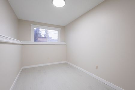 1 - 4528 75 Street Northwest, Calgary - Photo 4