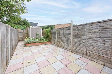 2 bedroom terraced house to rent - Photo 3