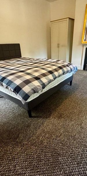 1 bedroom in a house share to rent - Photo 1